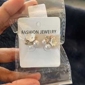 Cute fairy vibes white earrings